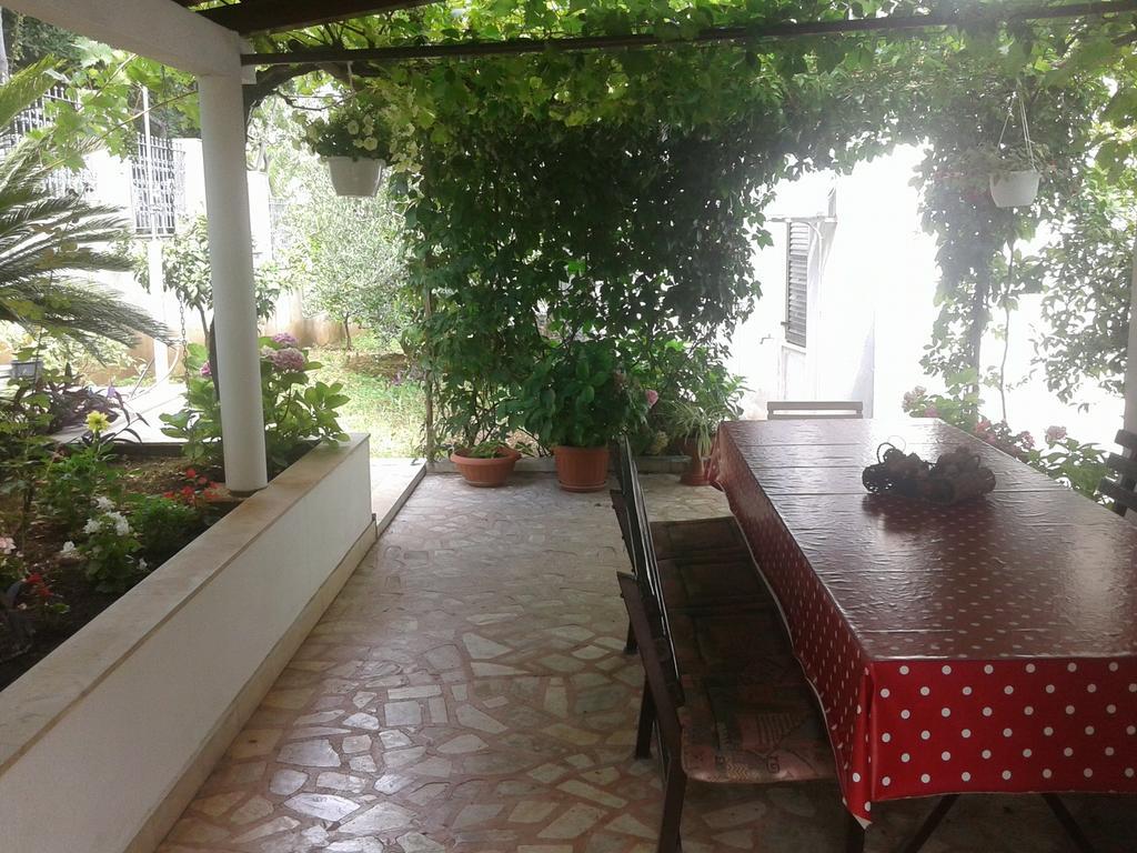 Apartments Villa Zvonimir Slatine Room photo